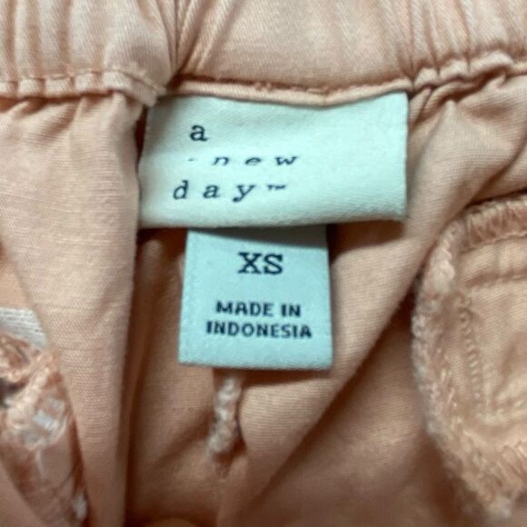 A New Day Pink Pleated Front Pants Size XS - Picture 9 of 9